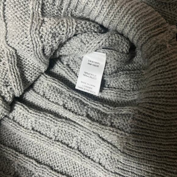 Love Tree Coquette Gray Cropped Cable Knit Sweater with Bows Size Large - Picture 5 of 6
